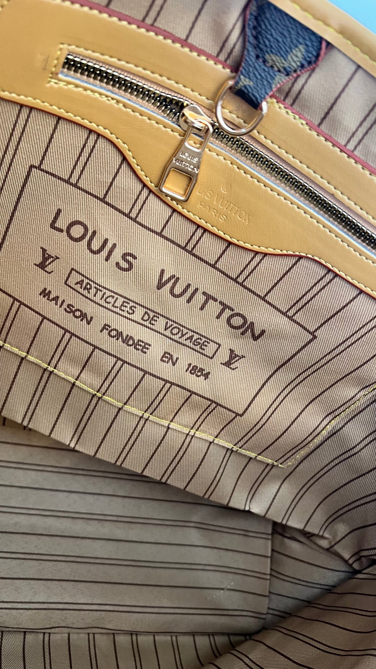 LV Never full tote bag