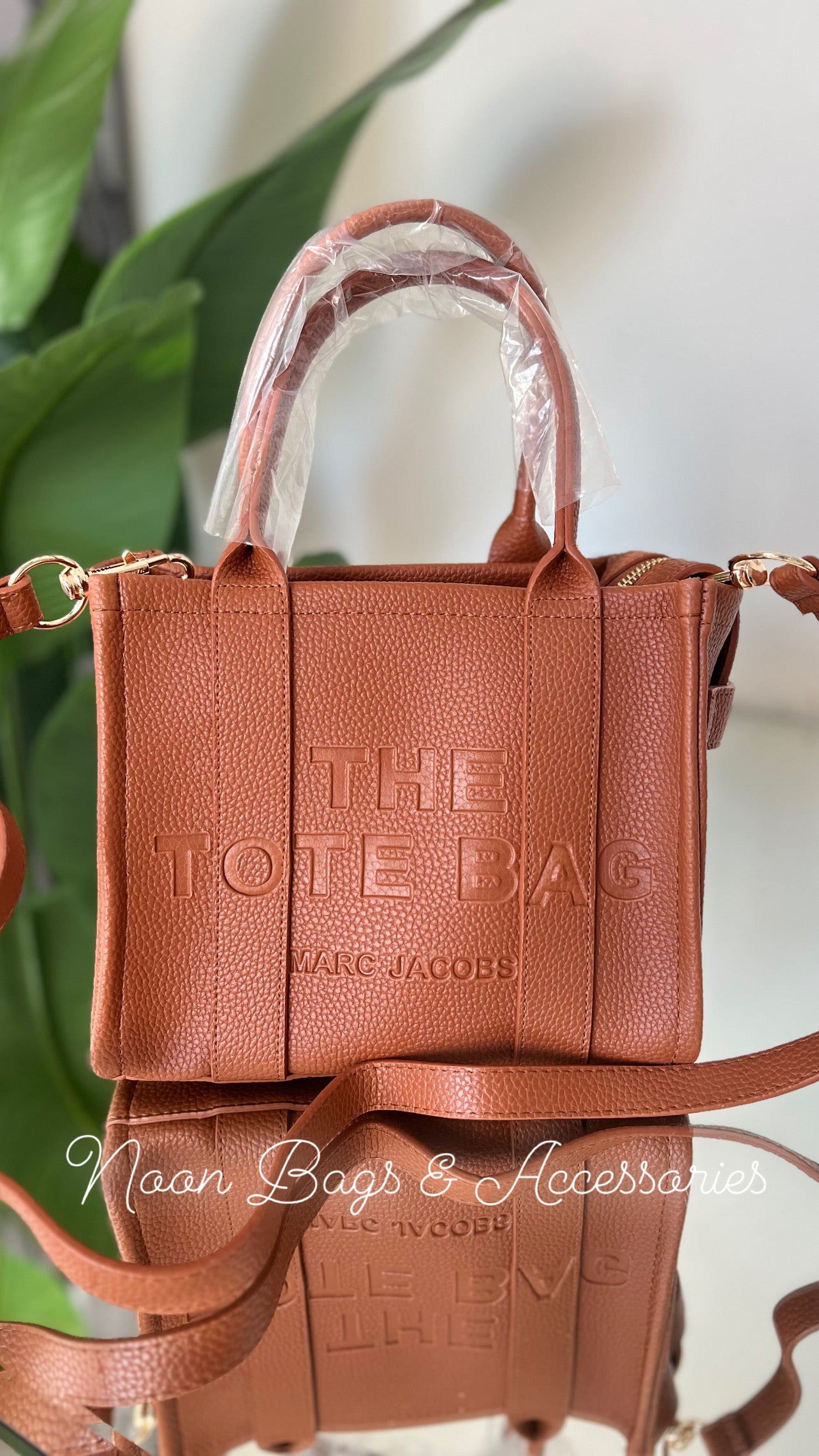 Marc Jacobs the tote bag