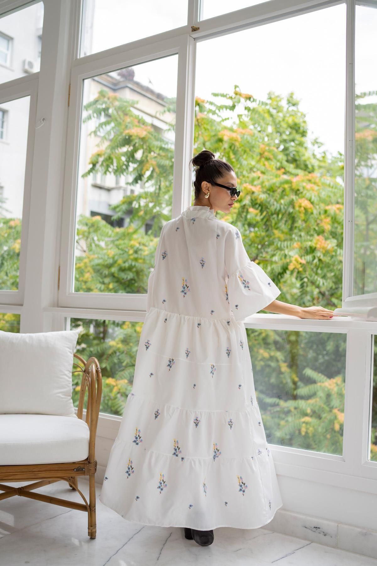 Embroidery boheme dress with tie details