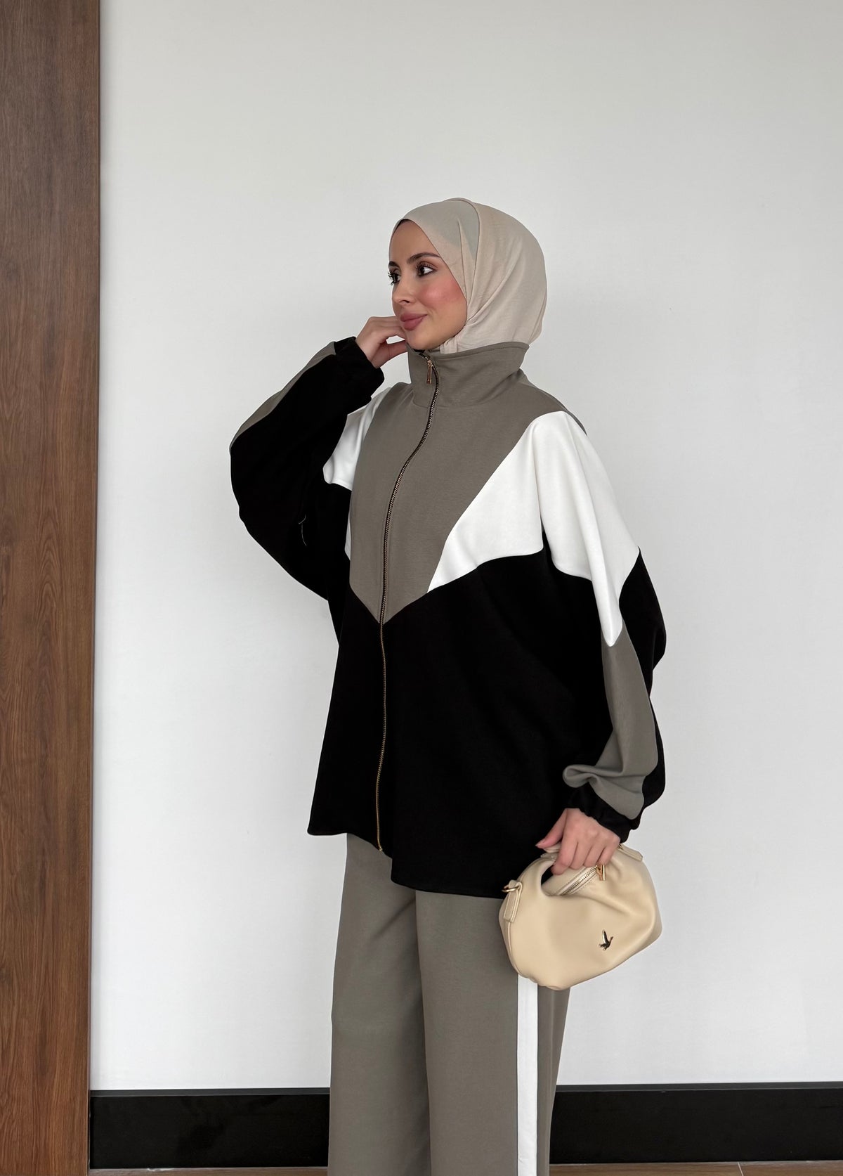 Contrast Panel Zip-Up Jacket & Wide-Leg Pants Set