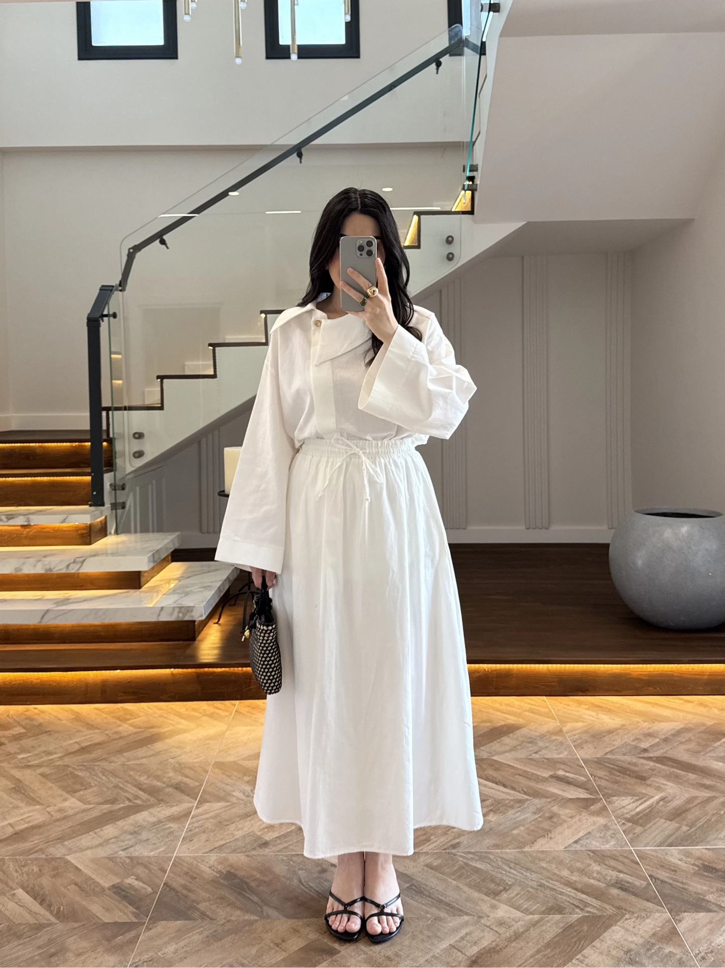 Asymmetric Collar with skirt set - white