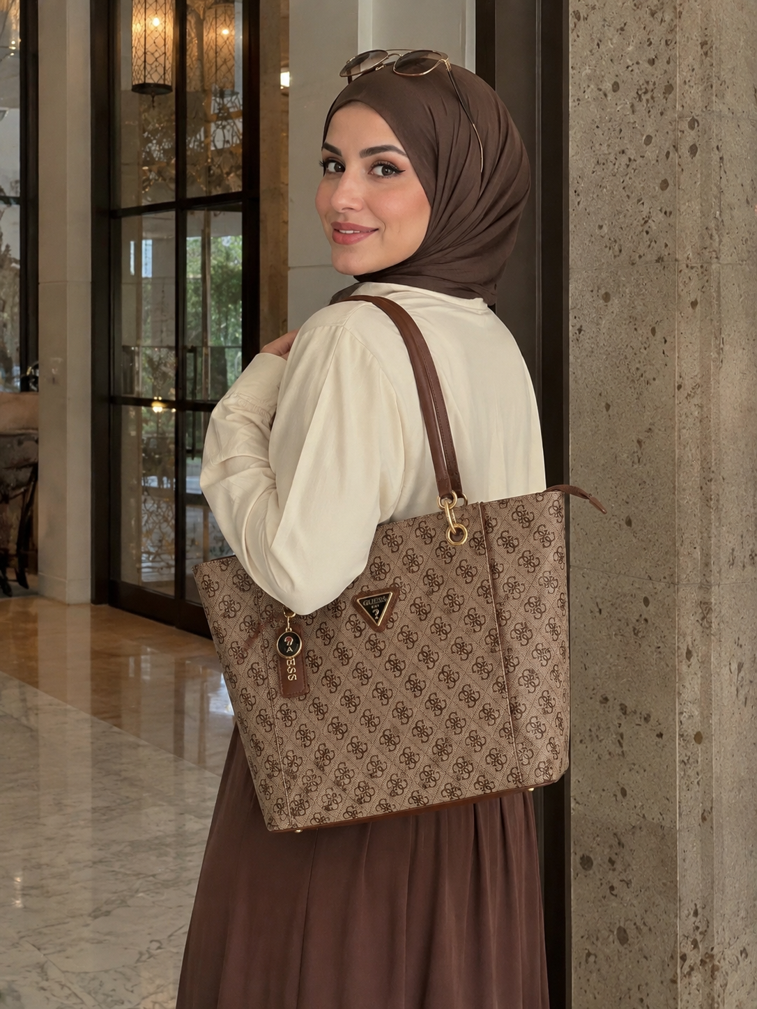 Guess large tote bag