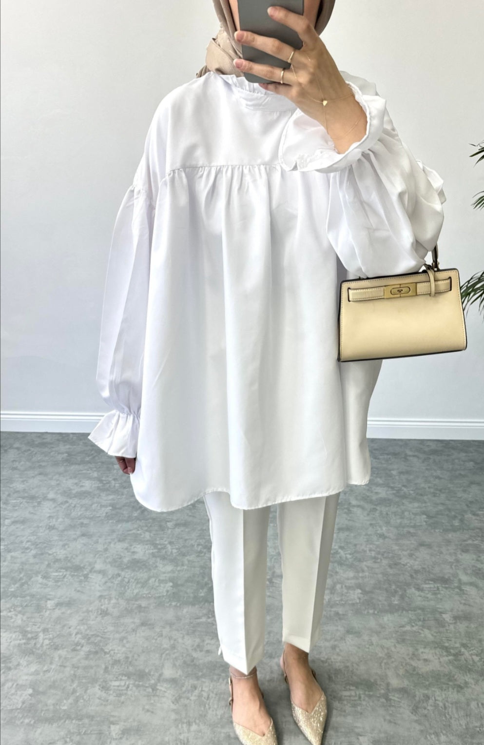 Oversize blouse with belt