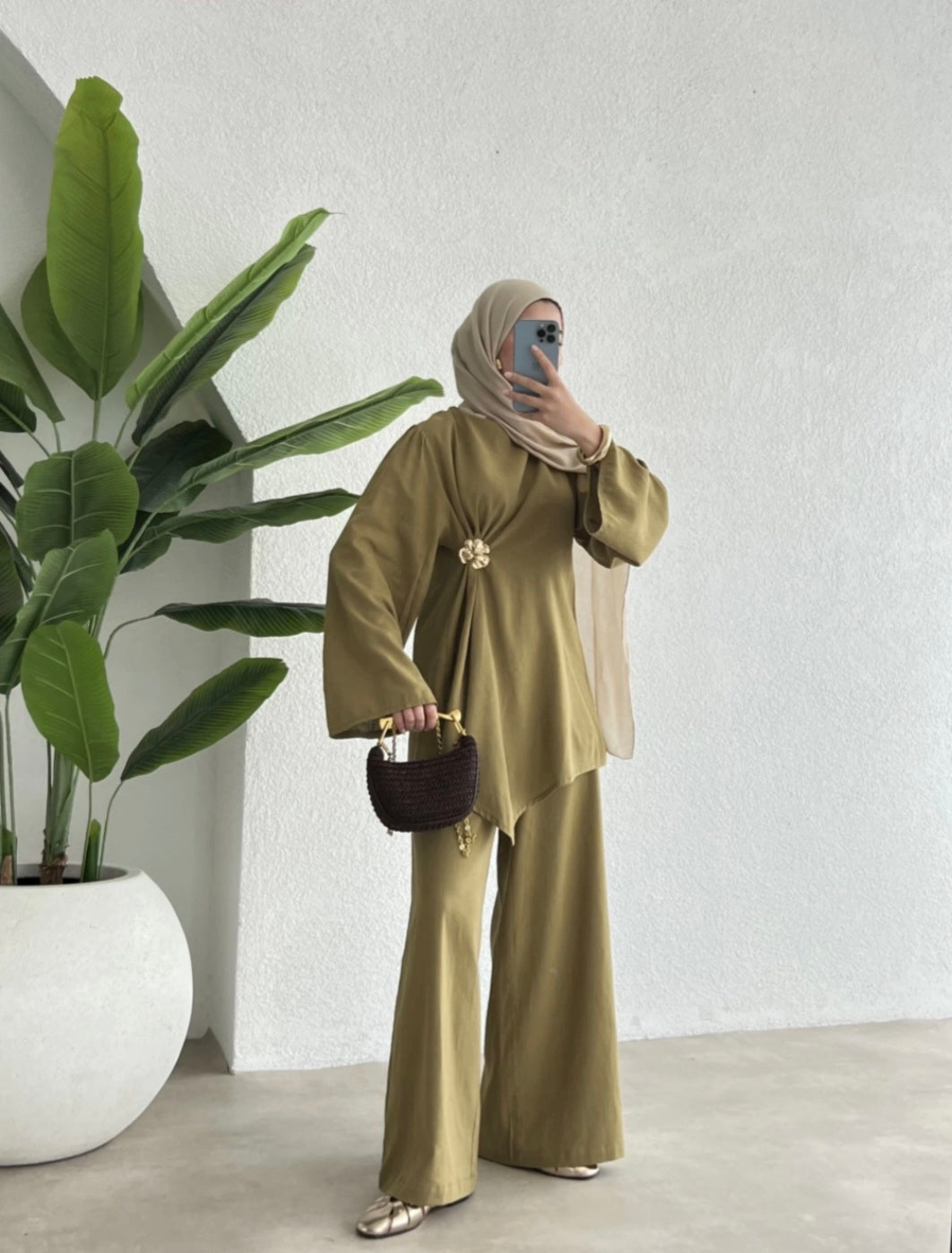 Brooch Waist Detailed Linen Suit