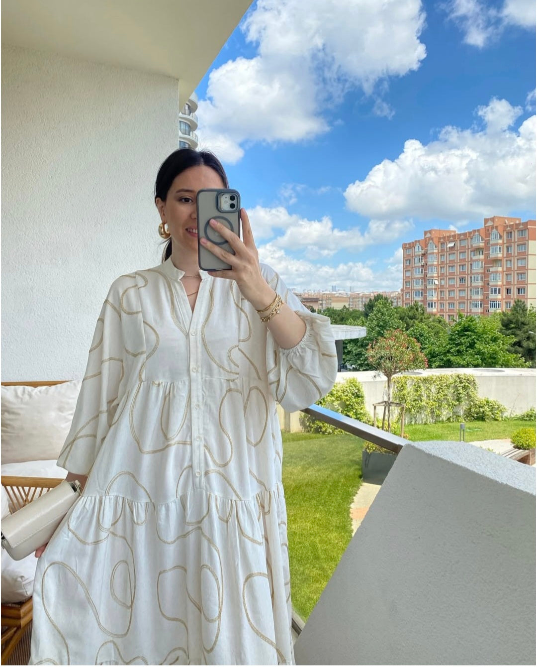 Boheme dress With gold thread details