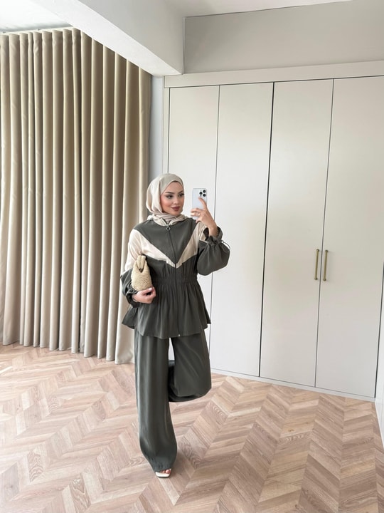 Contrast parachute fabric tracksuit