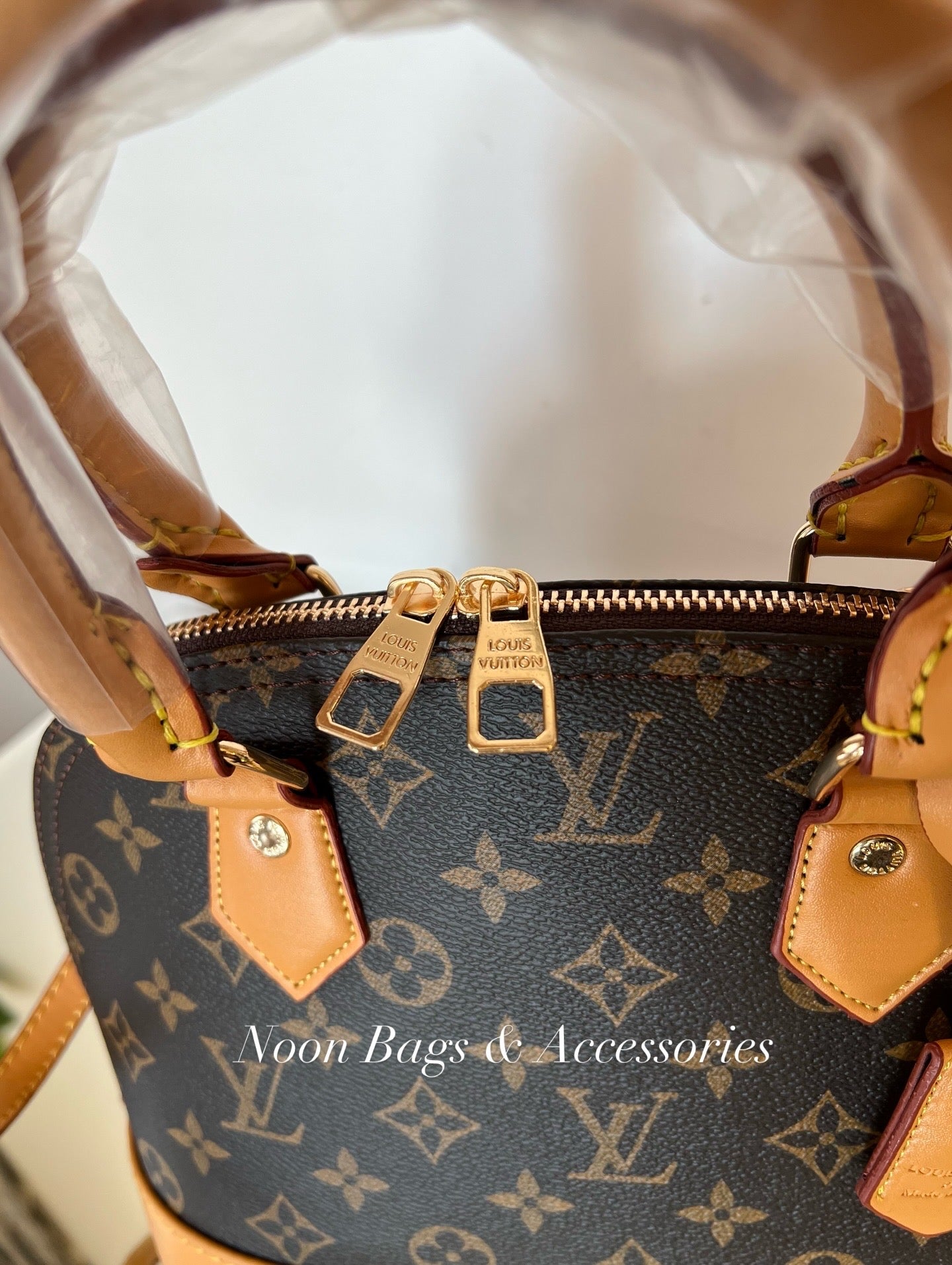LV Alma medium size