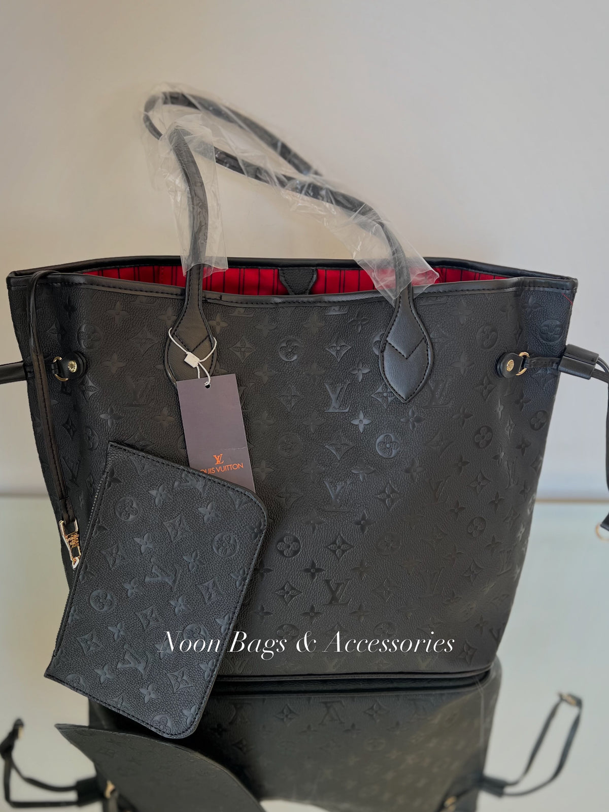 LV never full tote bag