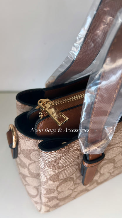 Coach medium bag (camel)