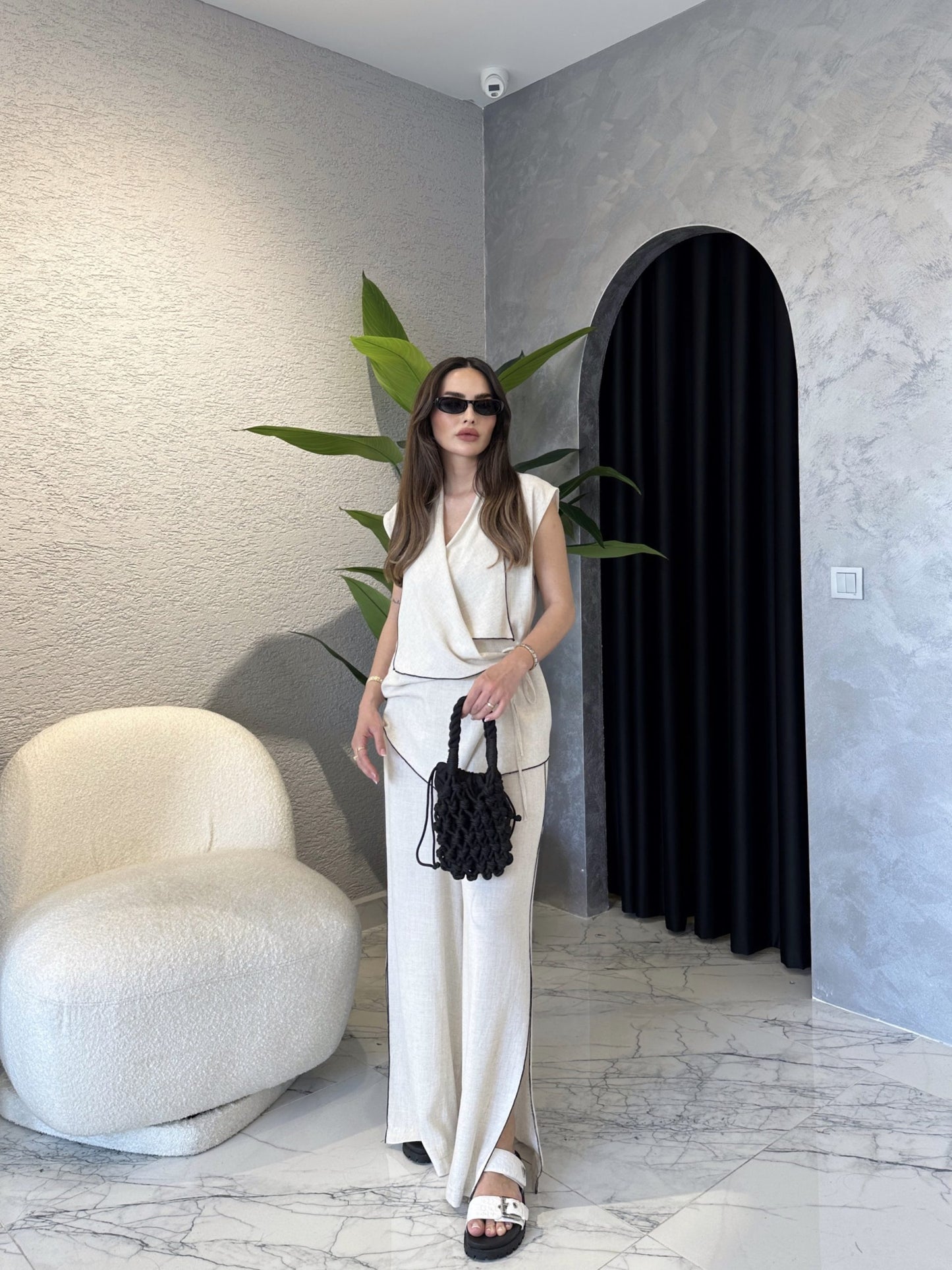 Wrapped linen set with belt