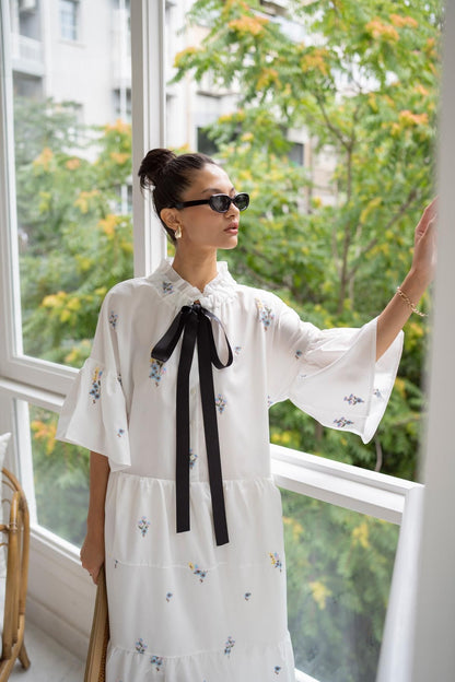 Embroidery boheme dress with tie details