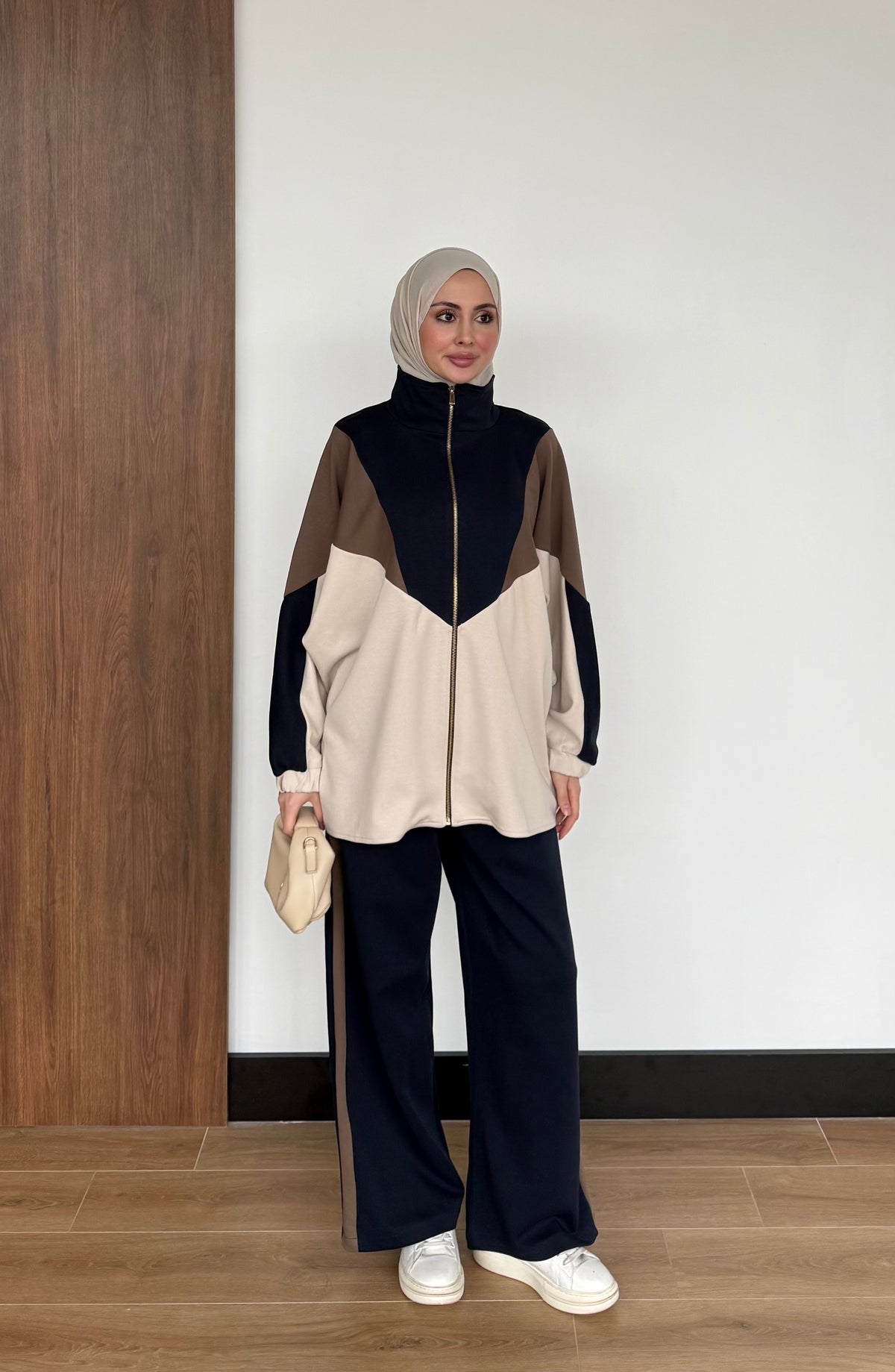 Contrast Panel Zip-Up Jacket & Wide-Leg Pants Set