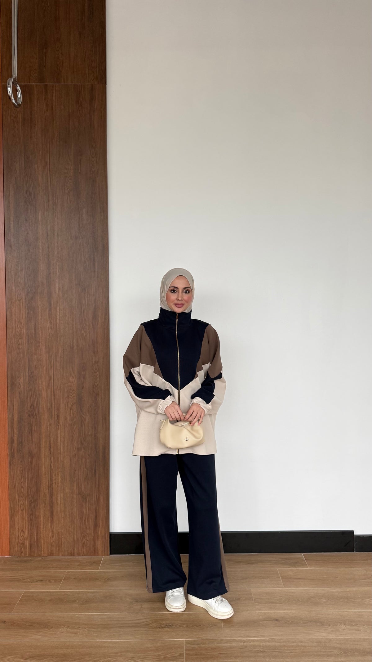 Contrast Panel Zip-Up Jacket & Wide-Leg Pants Set