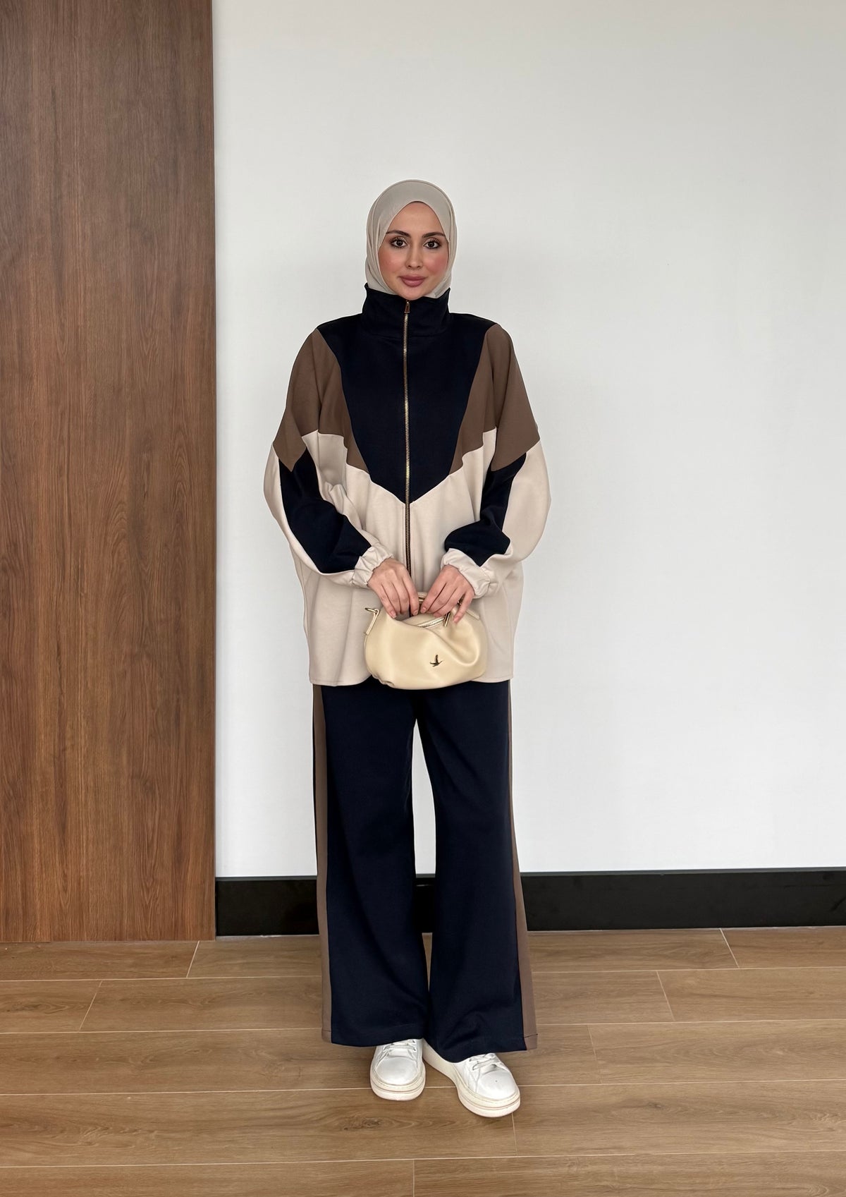 Contrast Panel Zip-Up Jacket & Wide-Leg Pants Set