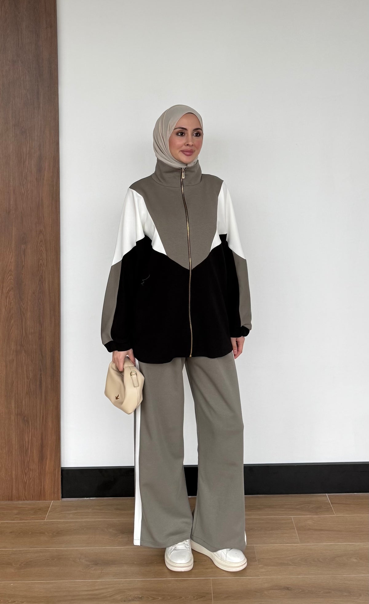 Contrast Panel Zip-Up Jacket & Wide-Leg Pants Set