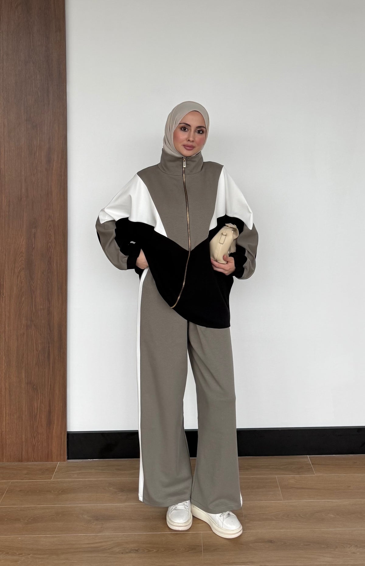 Contrast Panel Zip-Up Jacket & Wide-Leg Pants Set
