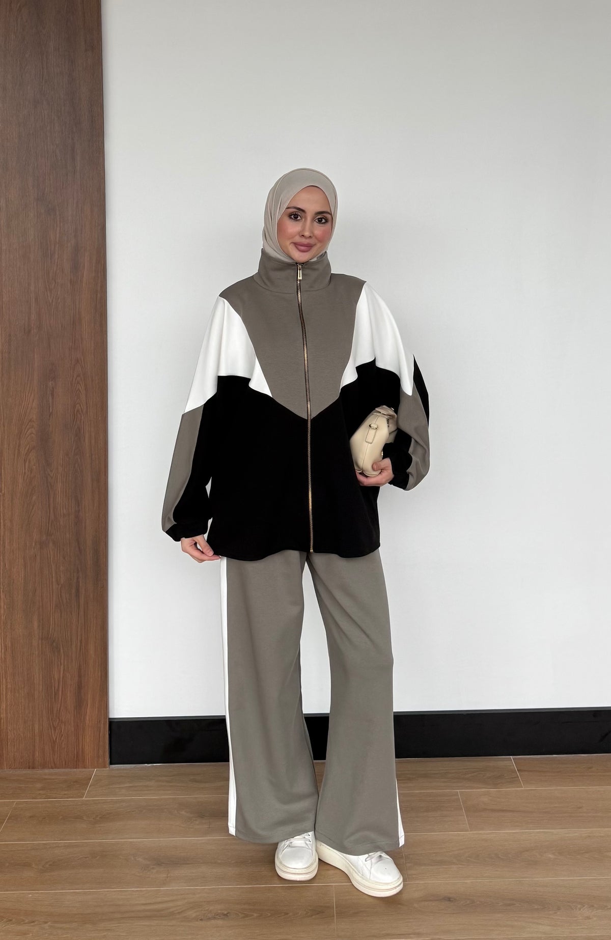 Contrast Panel Zip-Up Jacket & Wide-Leg Pants Set