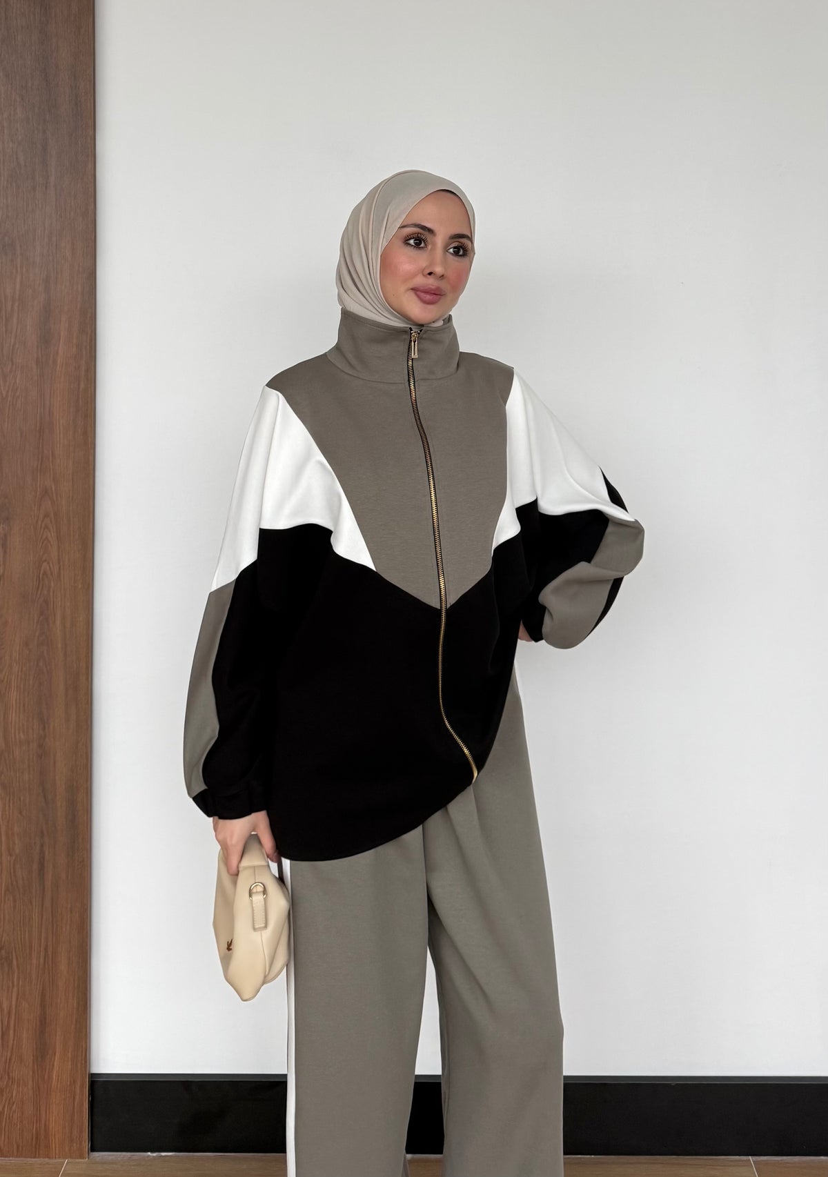 Contrast Panel Zip-Up Jacket & Wide-Leg Pants Set