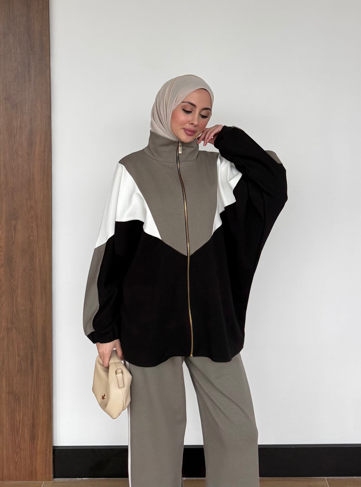 Contrast Panel Zip-Up Jacket & Wide-Leg Pants Set