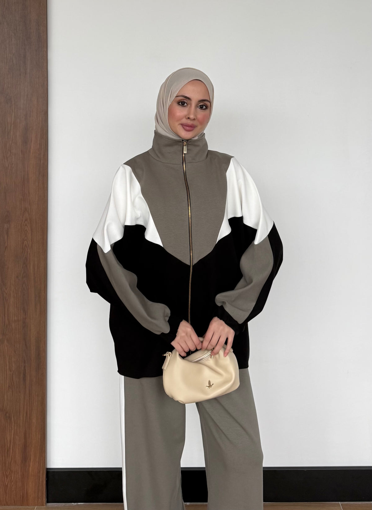 Contrast Panel Zip-Up Jacket & Wide-Leg Pants Set