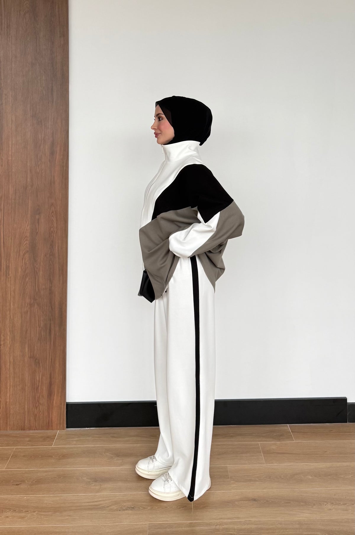 Contrast Panel Zip-Up Jacket & Wide-Leg Pants Set