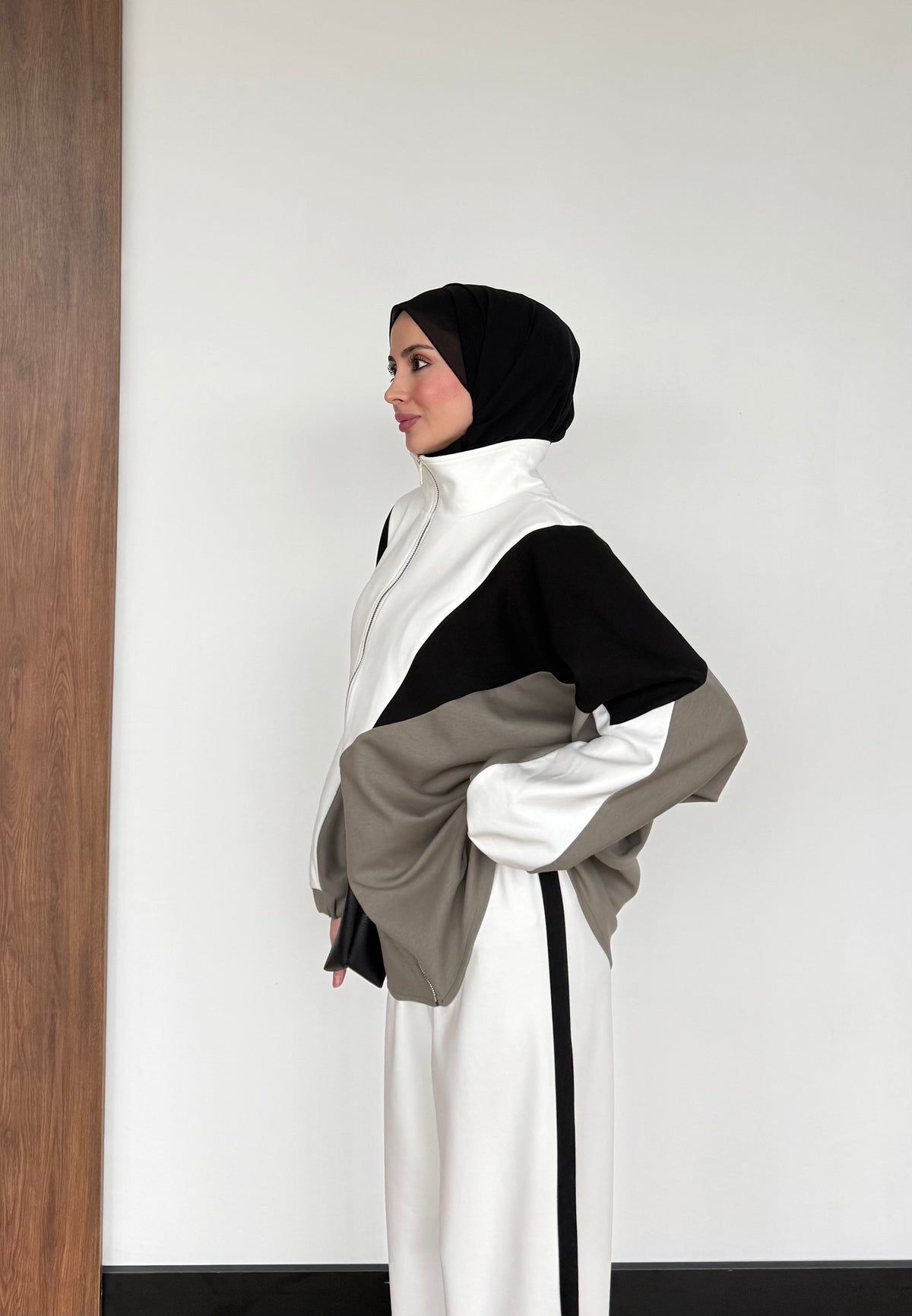 Contrast Panel Zip-Up Jacket & Wide-Leg Pants Set