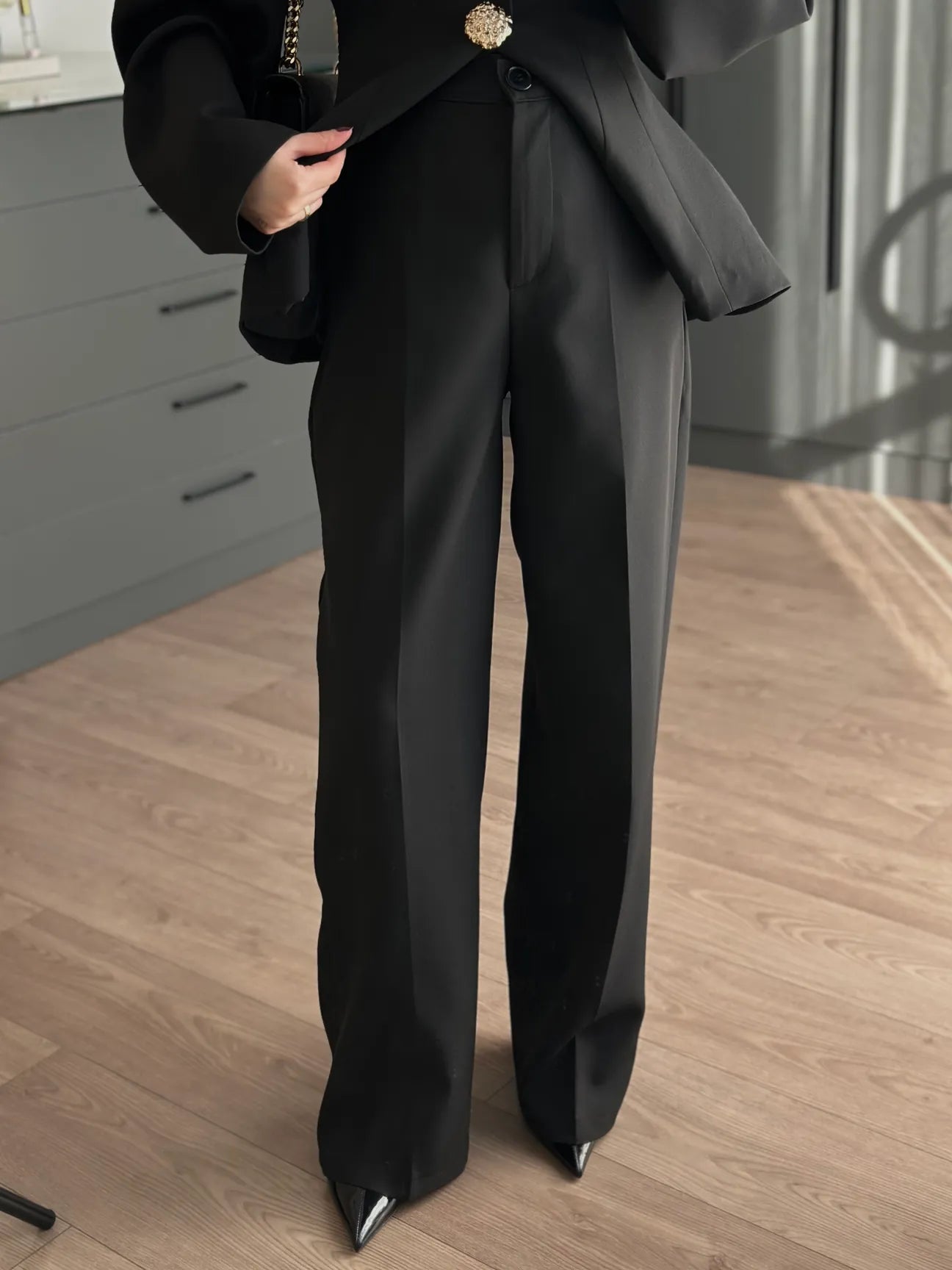 Balloon Sleeve waist-fitted pleated suit