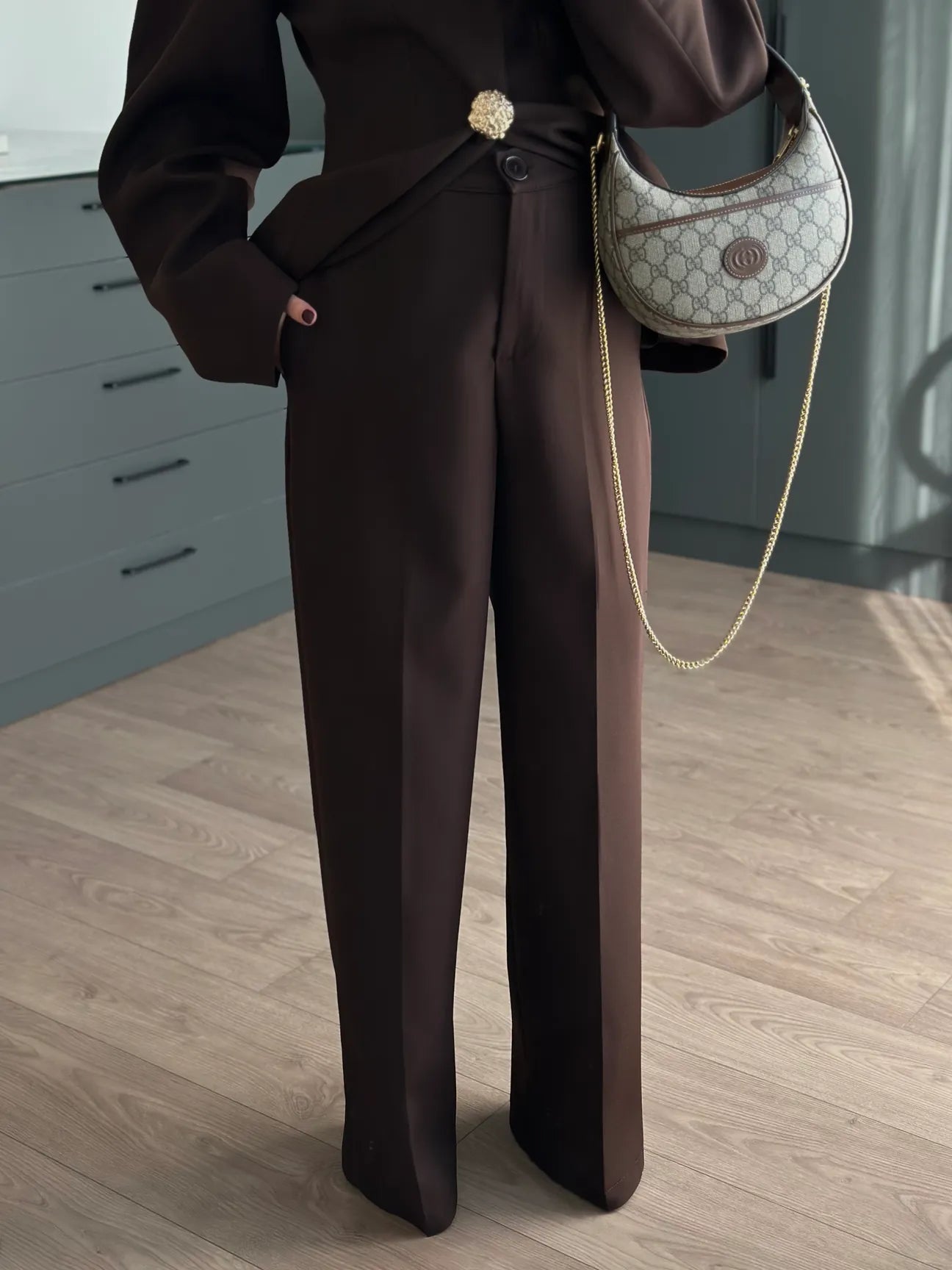 Balloon Sleeve waist-fitted pleated suit