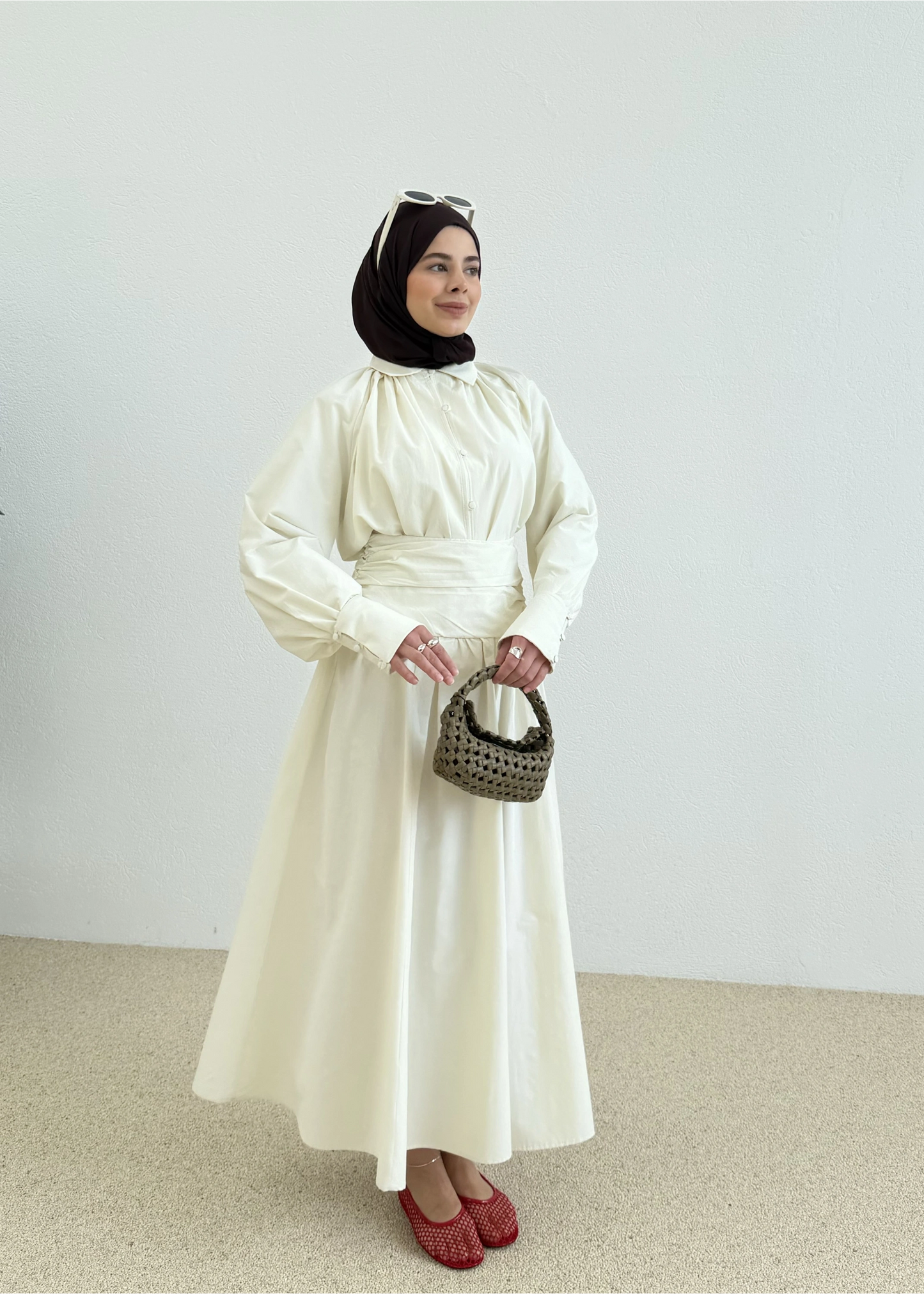 Premium Two-Piece Set Featuring a Waist-Fitting Maxi Skirt and Adjustable-Cuff Sleeve shirt - Vanilla