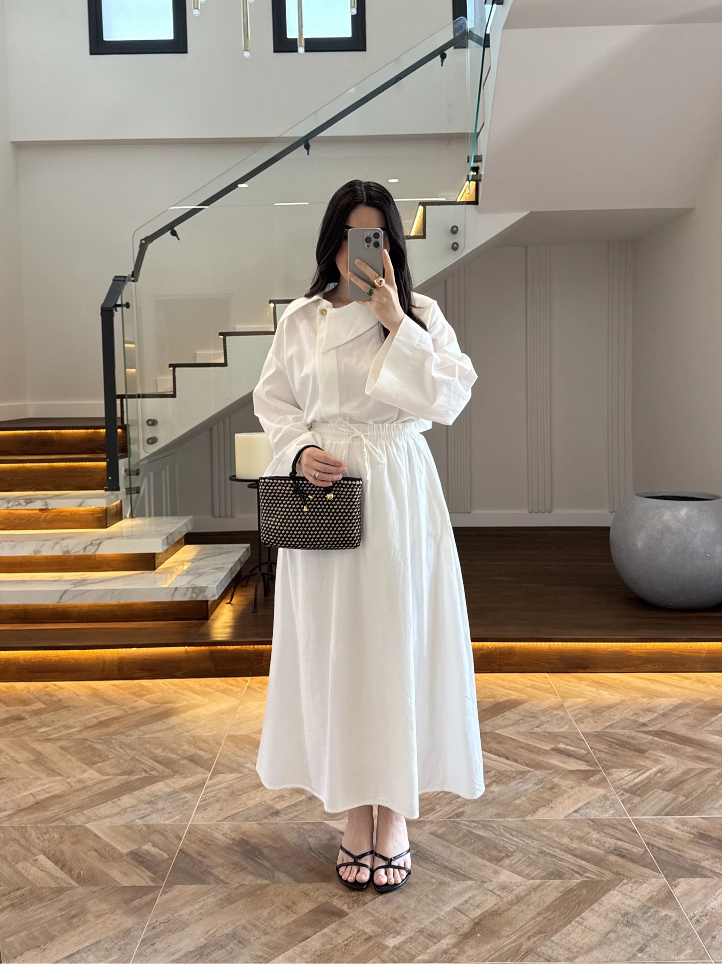 Asymmetric Collar with skirt set - white