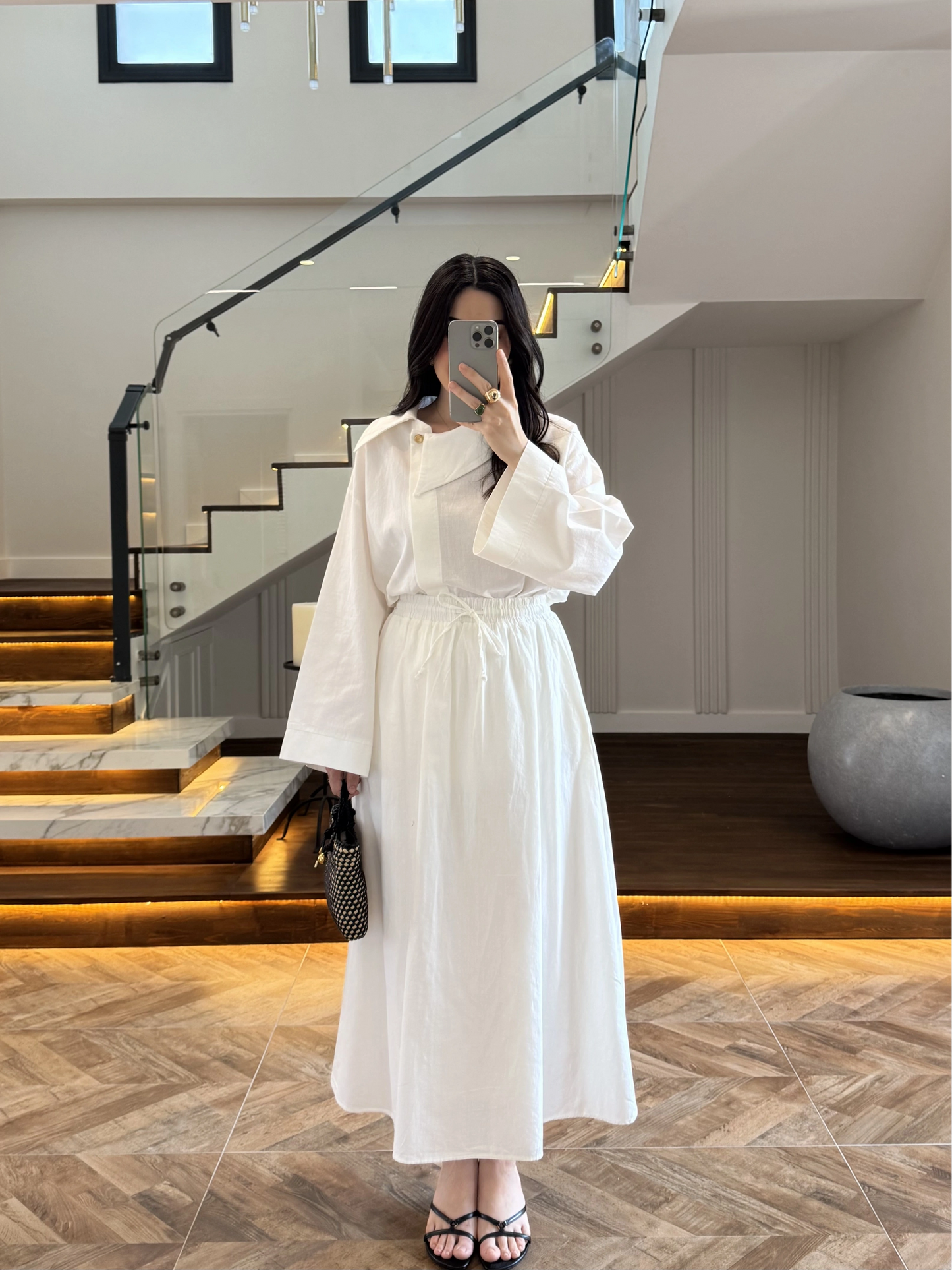 Asymmetric Collar with skirt set - white
