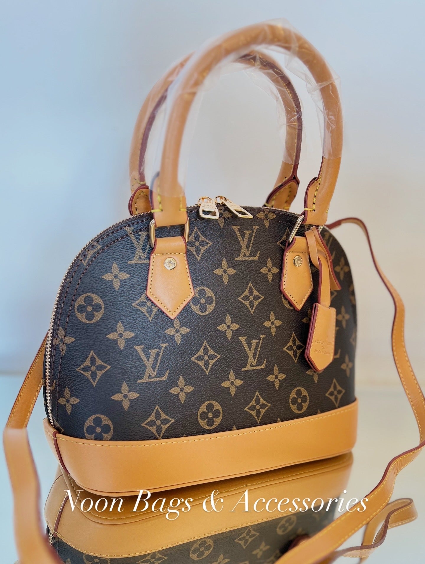 LV Alma medium size