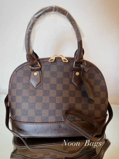 LV Alma medium size