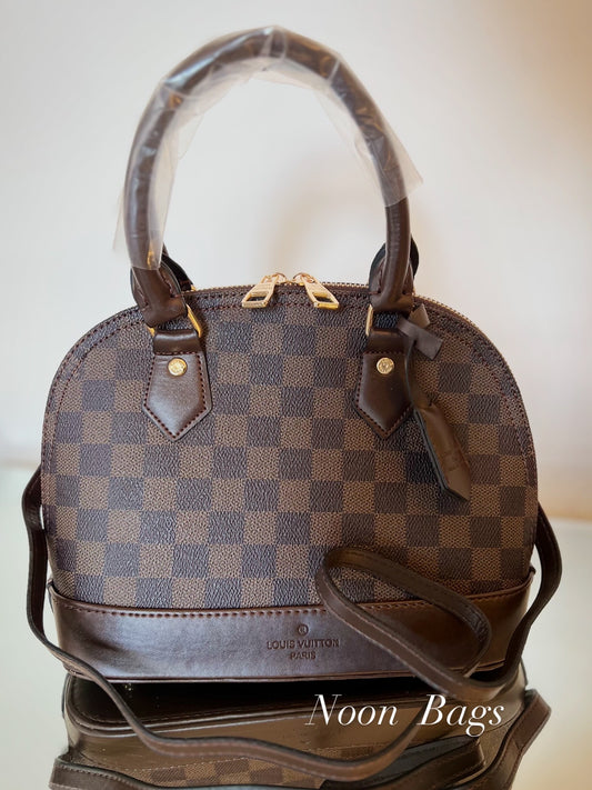 LV Alma medium size