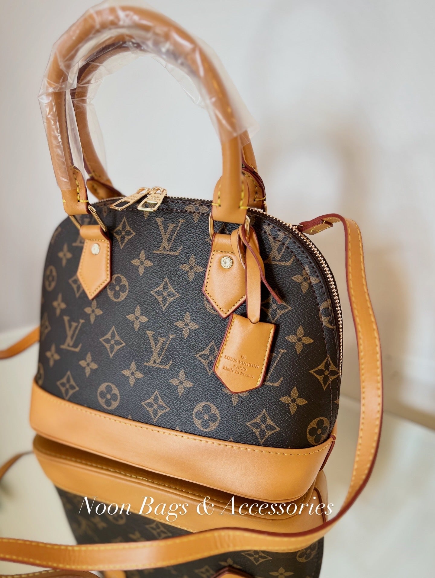 LV Alma medium size