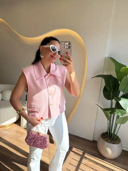 Sleeveless gold buttons jacket