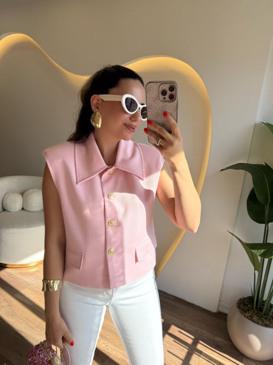 Sleeveless gold buttons jacket