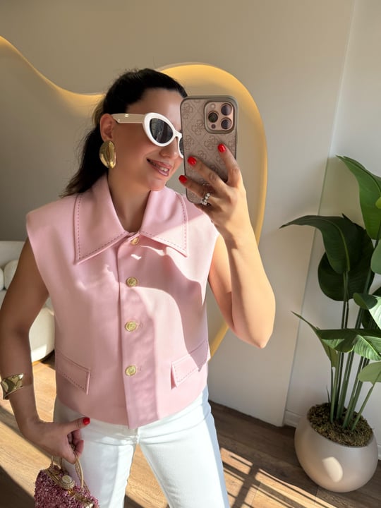 Sleeveless gold buttons jacket