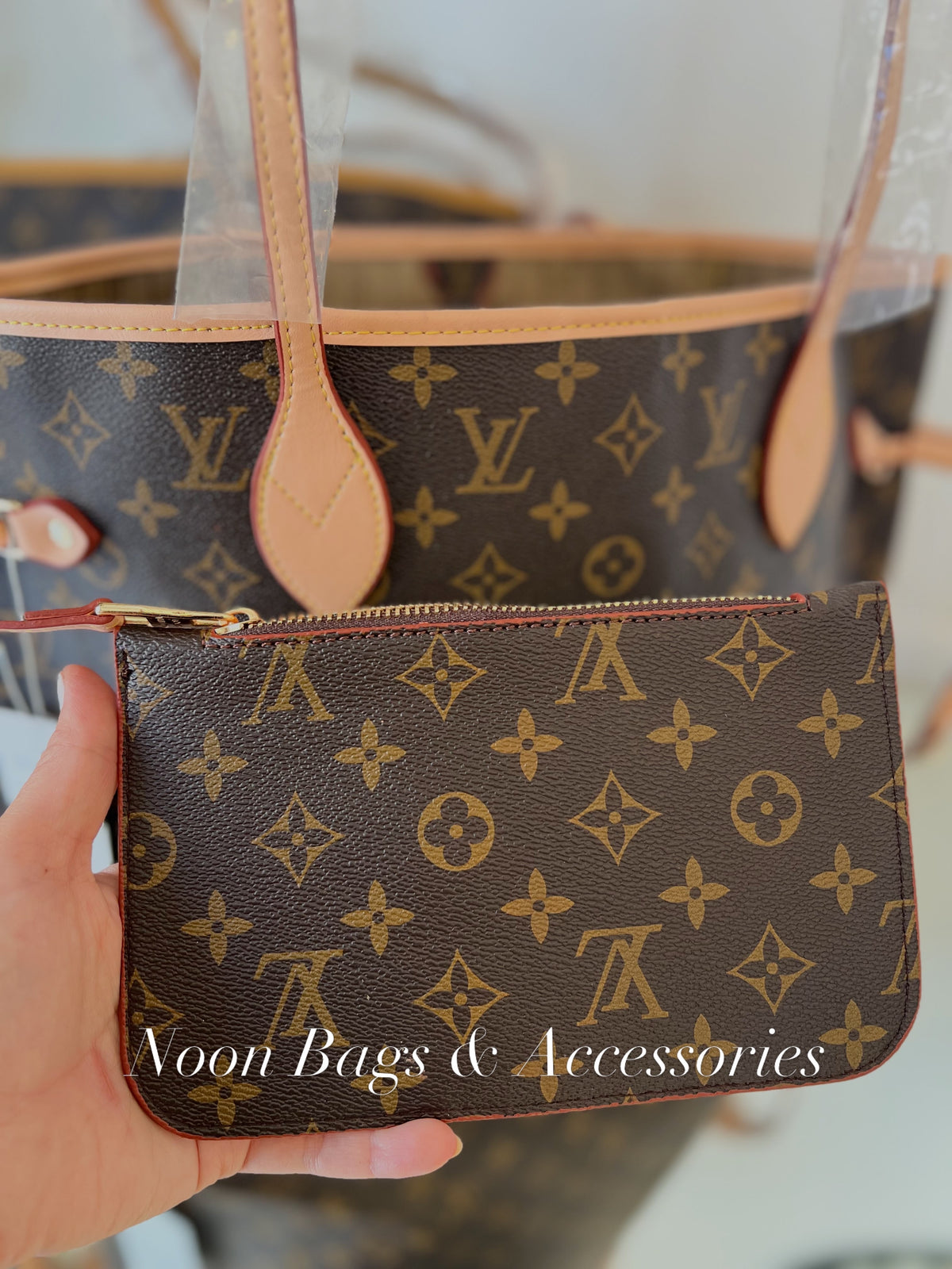 LV Never full tote bag
