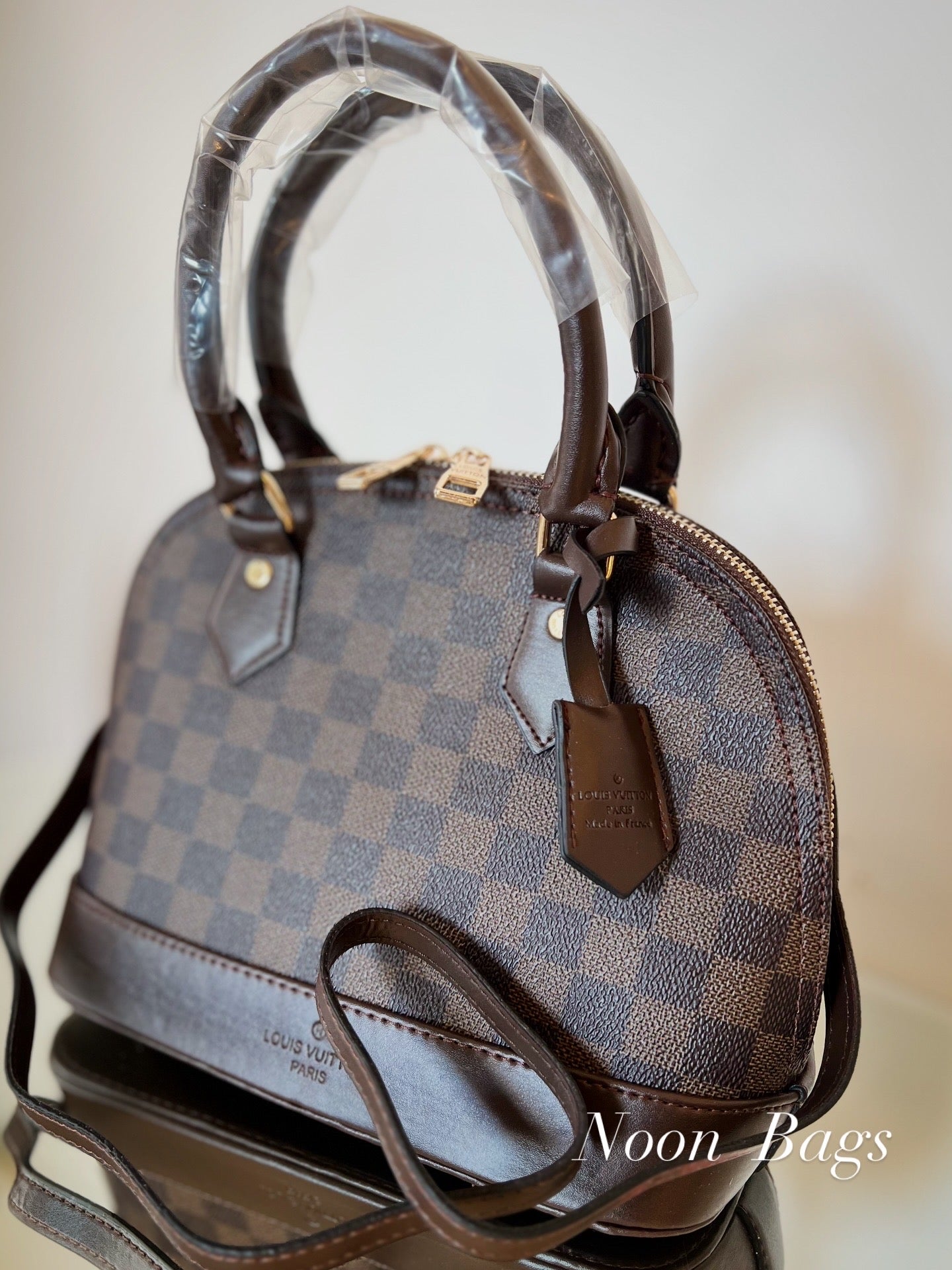 LV Alma medium size