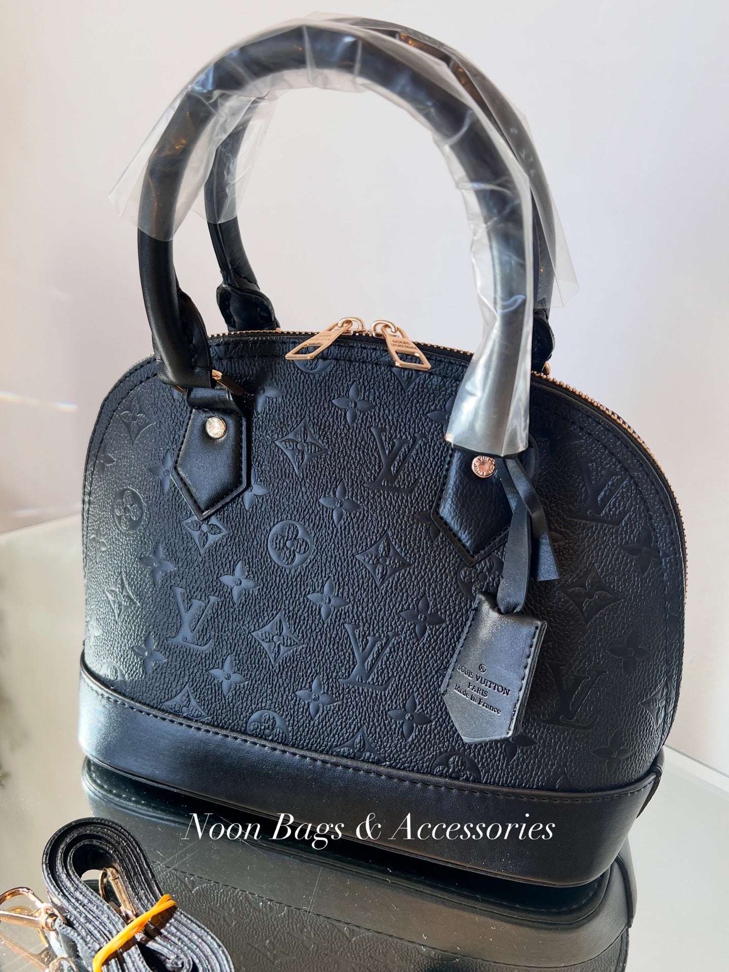 LV Alma medium size