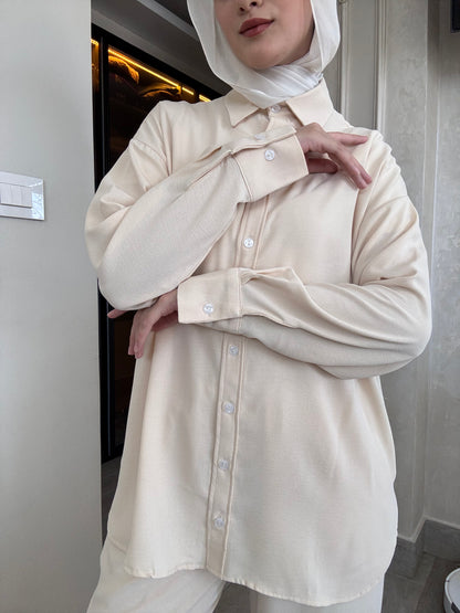 Oversized suit with back buttons on the shirt