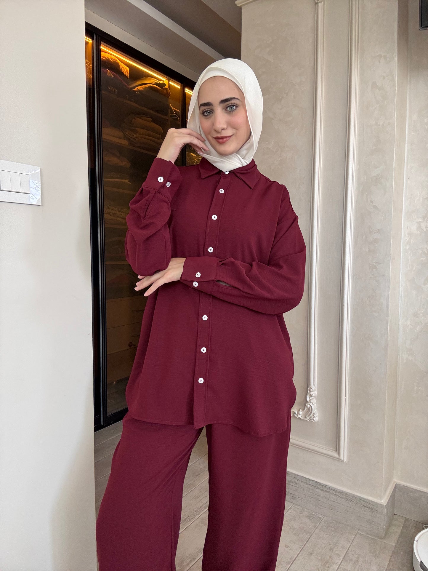 Oversized suit with back buttons on the shirt