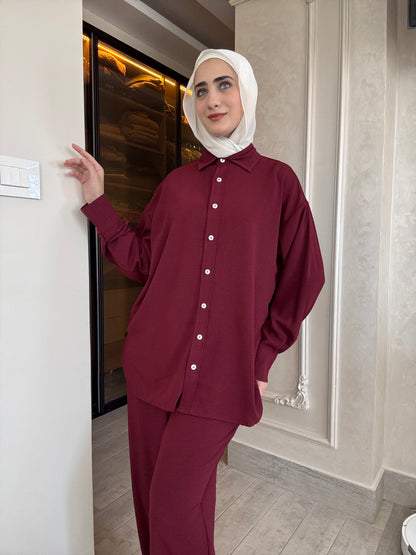Oversized suit with back buttons on the shirt
