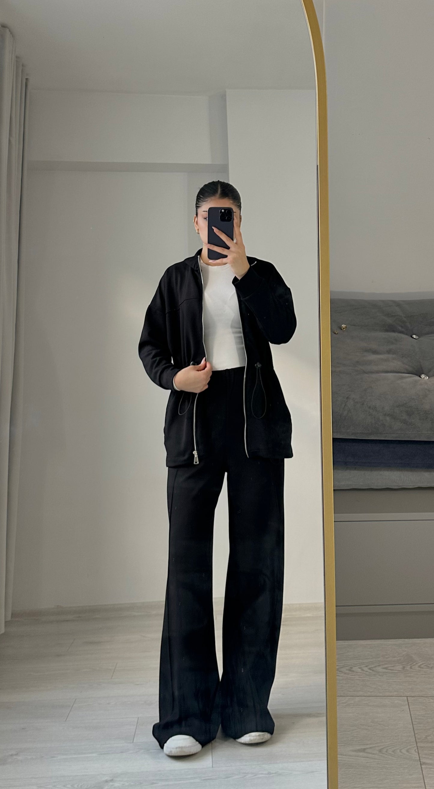 Oysho Long jacket with adjustable waist, high collar and soft-touch modal Straight-leg trousers with crease