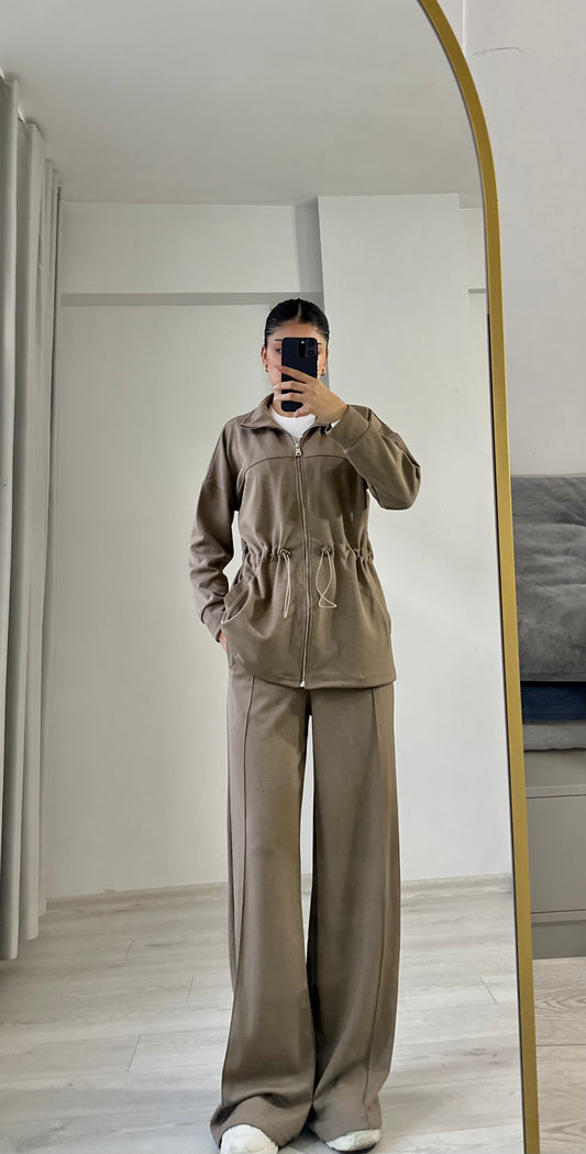 Oysho Long jacket with adjustable waist, high collar and soft-touch modal Straight-leg trousers with crease