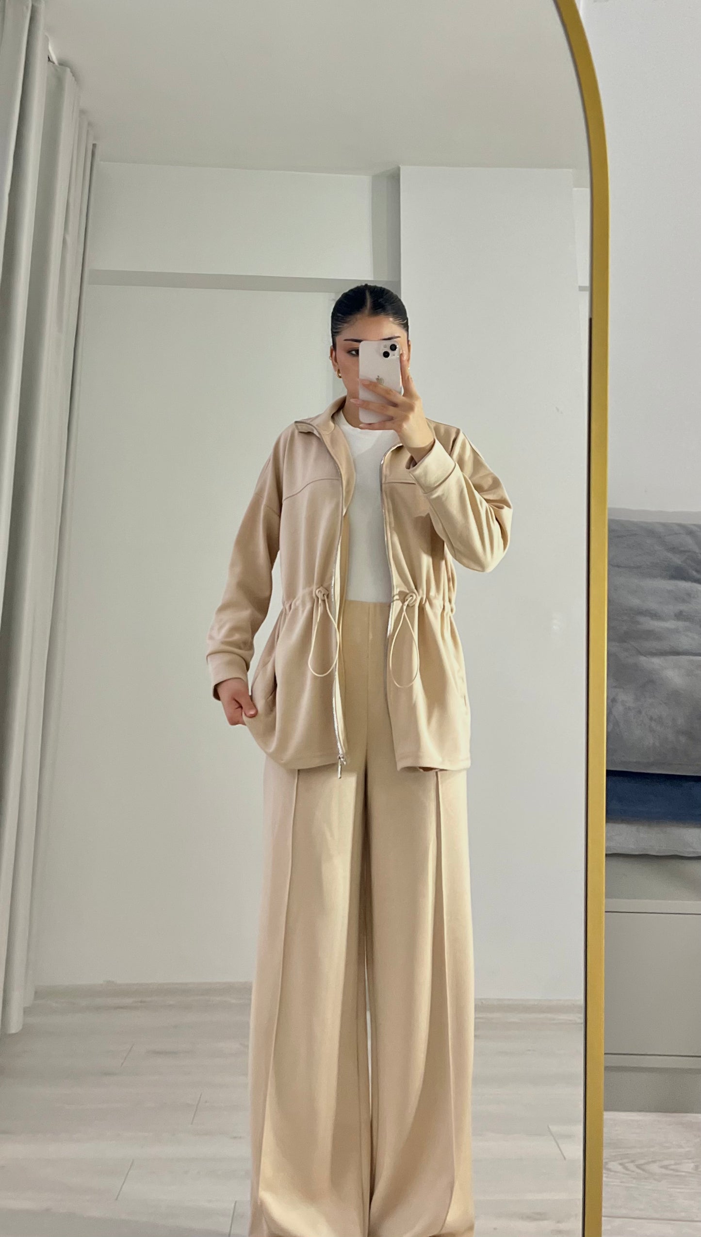 Oysho Long jacket with adjustable waist, high collar and soft-touch modal Straight-leg trousers with crease