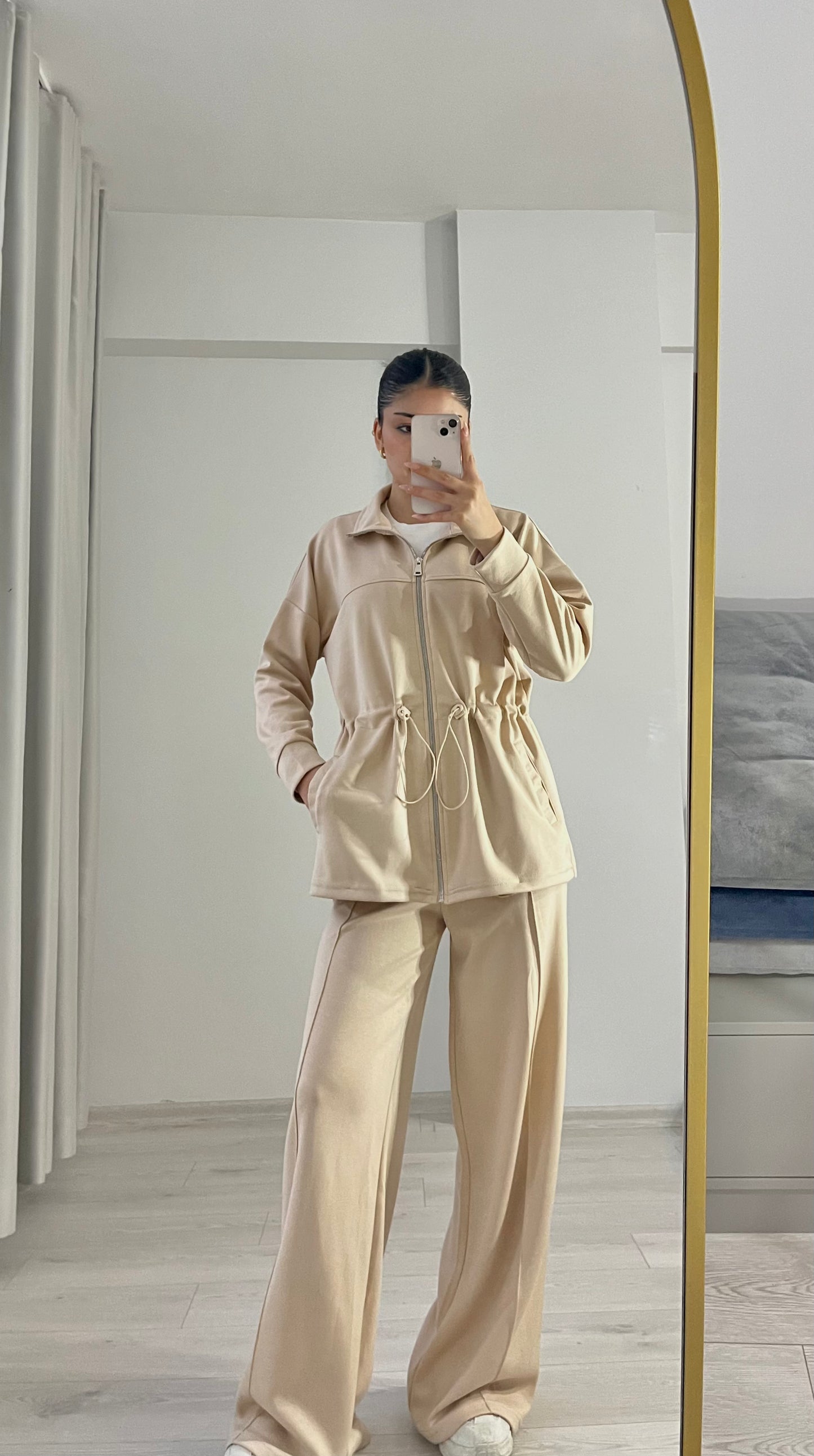 Oysho Long jacket with adjustable waist, high collar and soft-touch modal Straight-leg trousers with crease