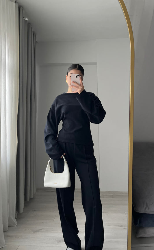 Zara model Long-sleeve blouse with pleats