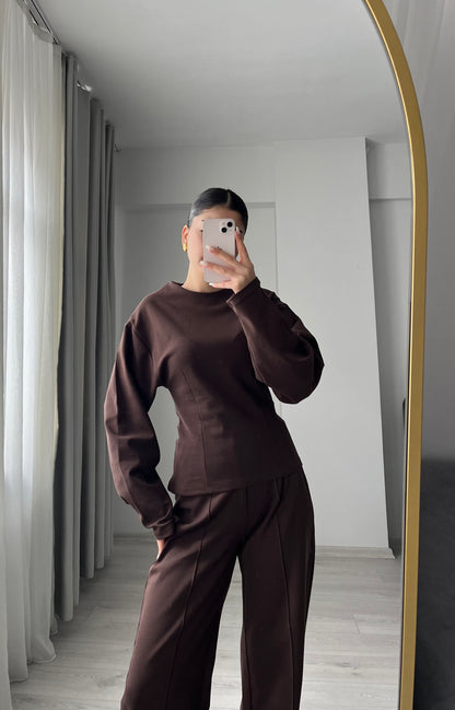 Zara model Long-sleeve blouse with pleats